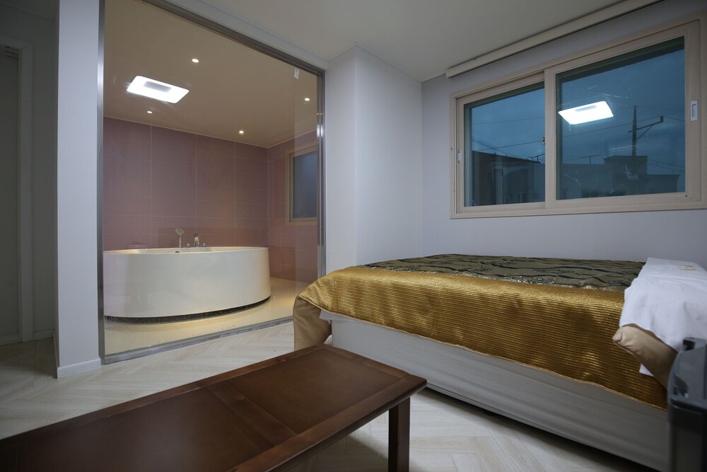 R.I Spa Hotel 18/40