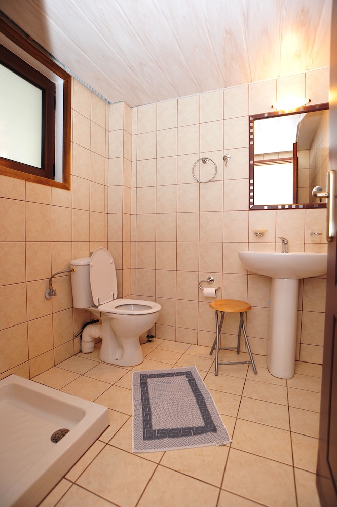Kavoussi Resort 50/50