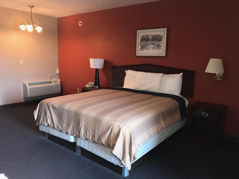 Red Carpet Inn 15/65
