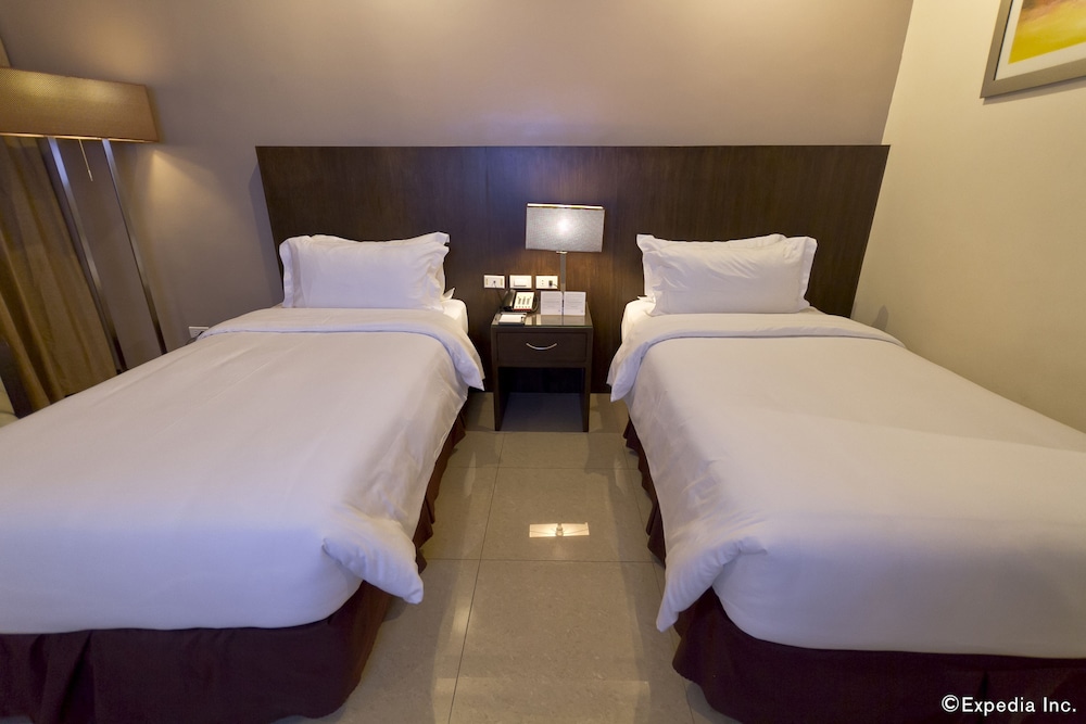 Mandarin Plaza Hotel 14/53