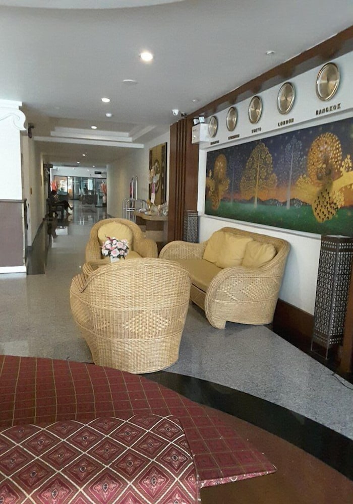 Wangburapa Grand Hotel 13/47