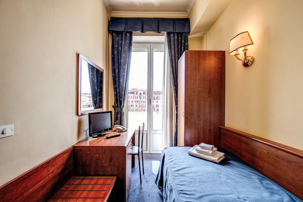 Hotel Laura 37/55