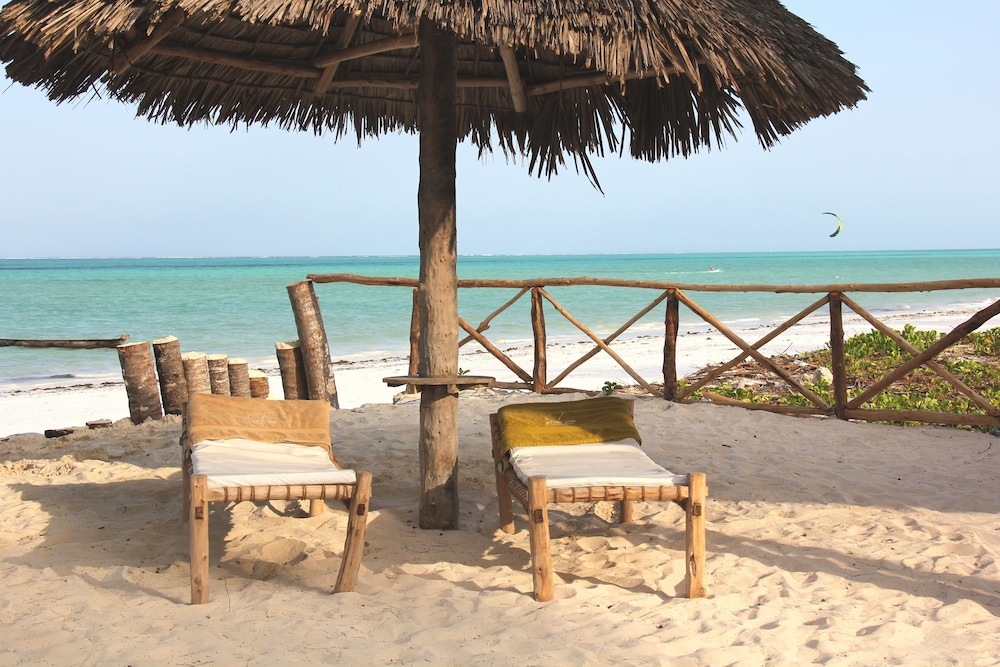 Dhow Inn Boutique Hotel 43/50
