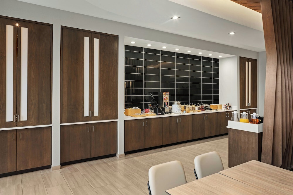 SpringHill Suites by Marriott Bettendorf 17/35