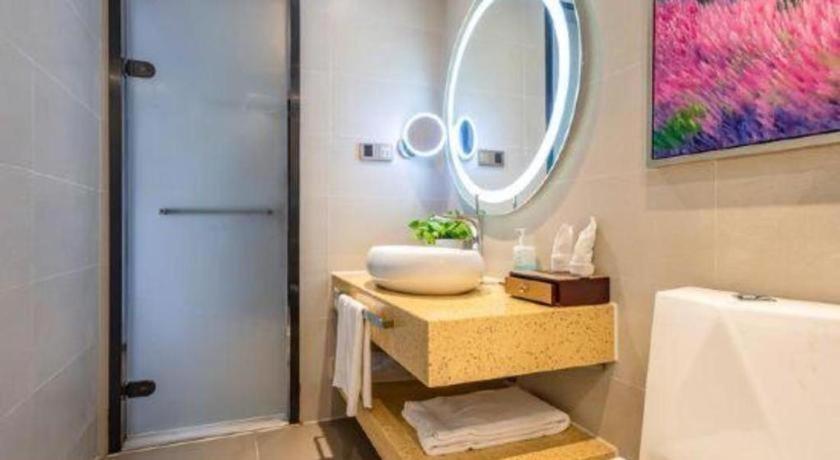 Lavande Hotel (Qingdao North Railway Station Siliu South Road) 47/49