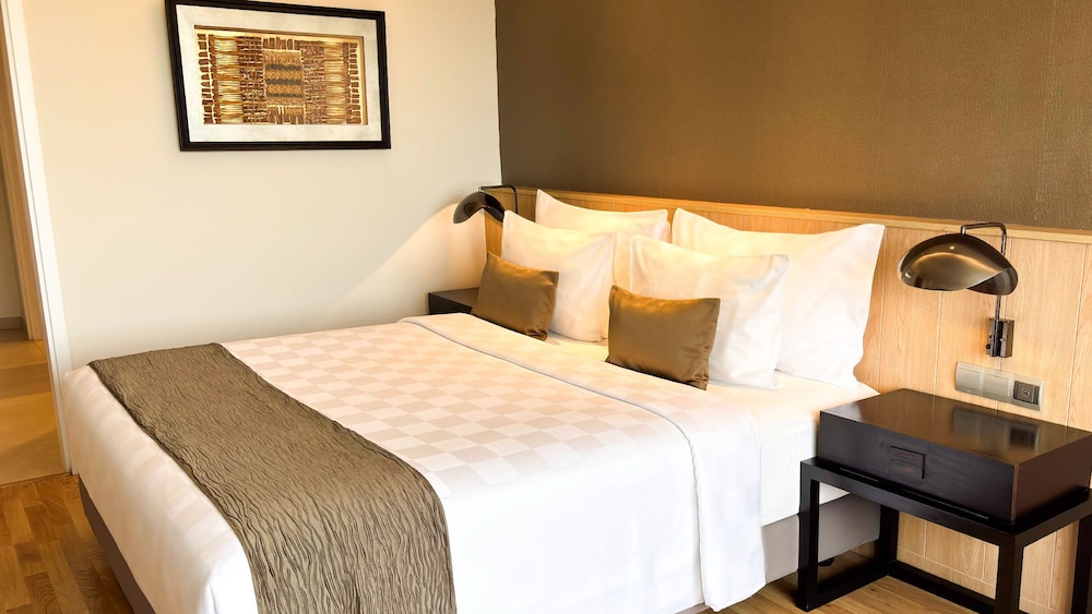Studio, Twin Beds, Golf Wing