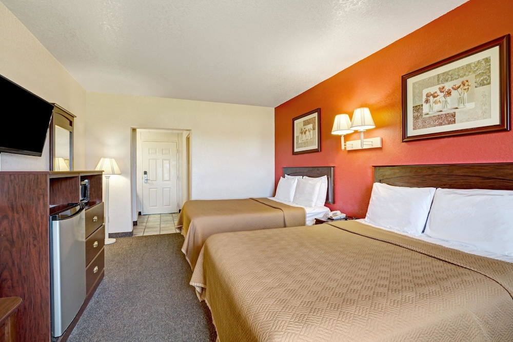 Howard Johnson By Wyndham Galveston 13/36