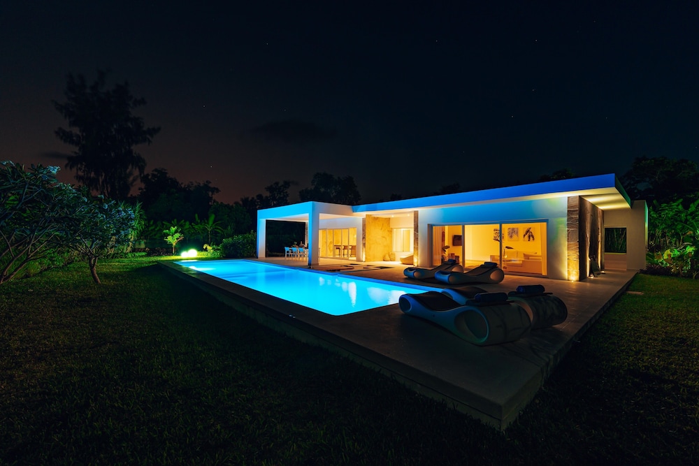 Ycona Luxury Resort in Uroa