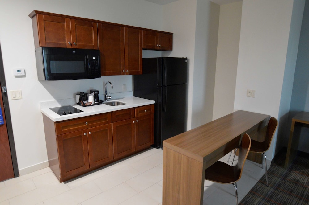 Best Western Ingleside Inn & Suites 33/37