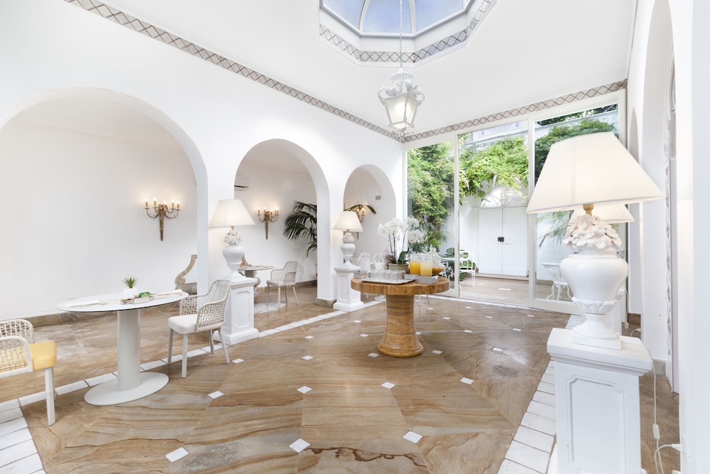 Relais Villa Savarese 44/78