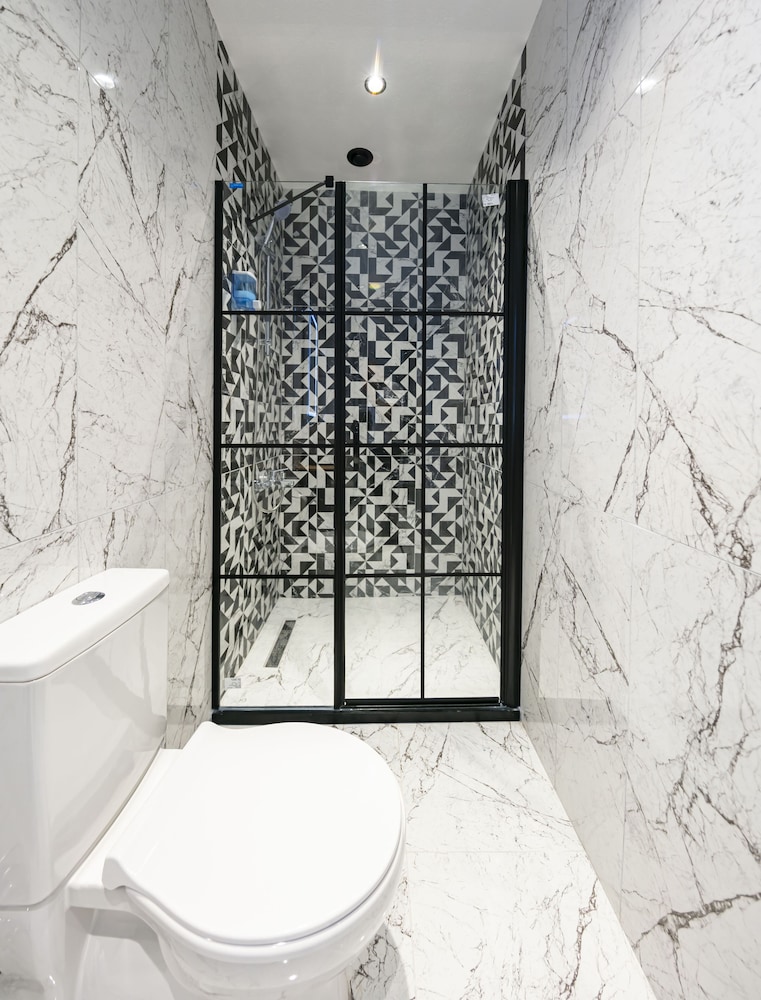 Hexa Suites Hotel 48/50