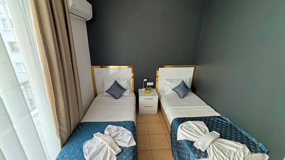 Moonbow Beach Hotel 16/50