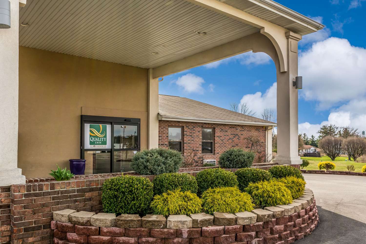Quality Inn I-74 Batesville 3/41