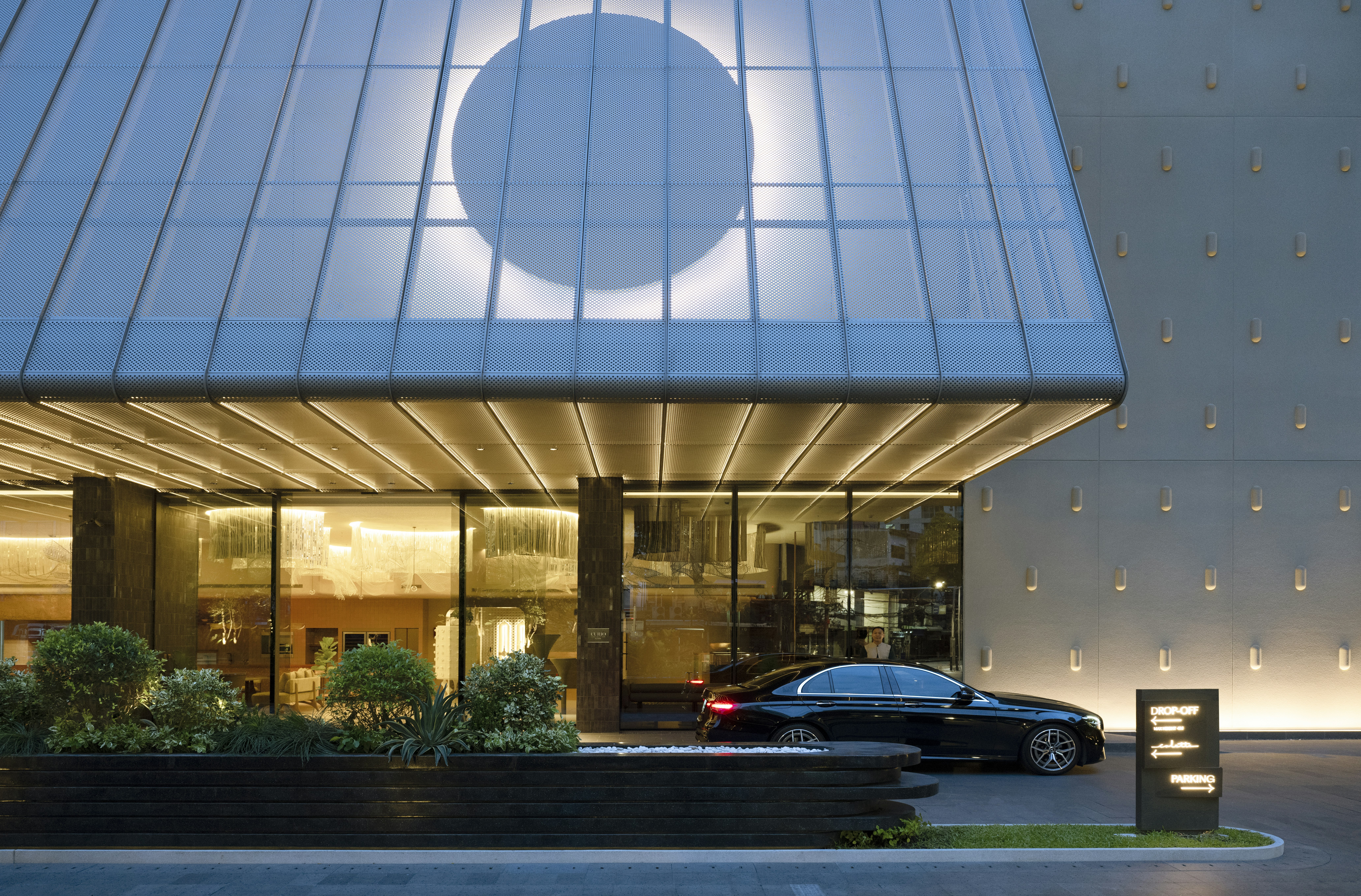 KROMO Bangkok, Curio Collection by Hilton 5/85