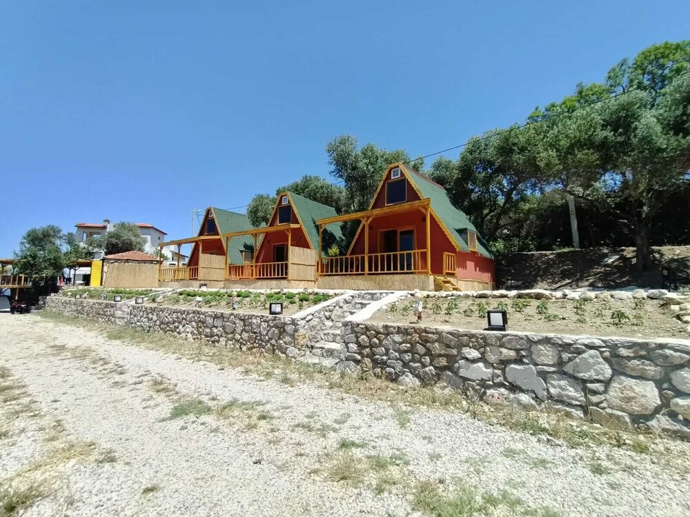 Hayela Bungolow Otel ve Restaurant Karaburun 17/34