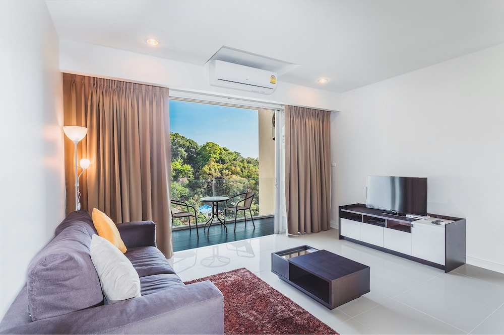 Chic Condo Karon 40/61
