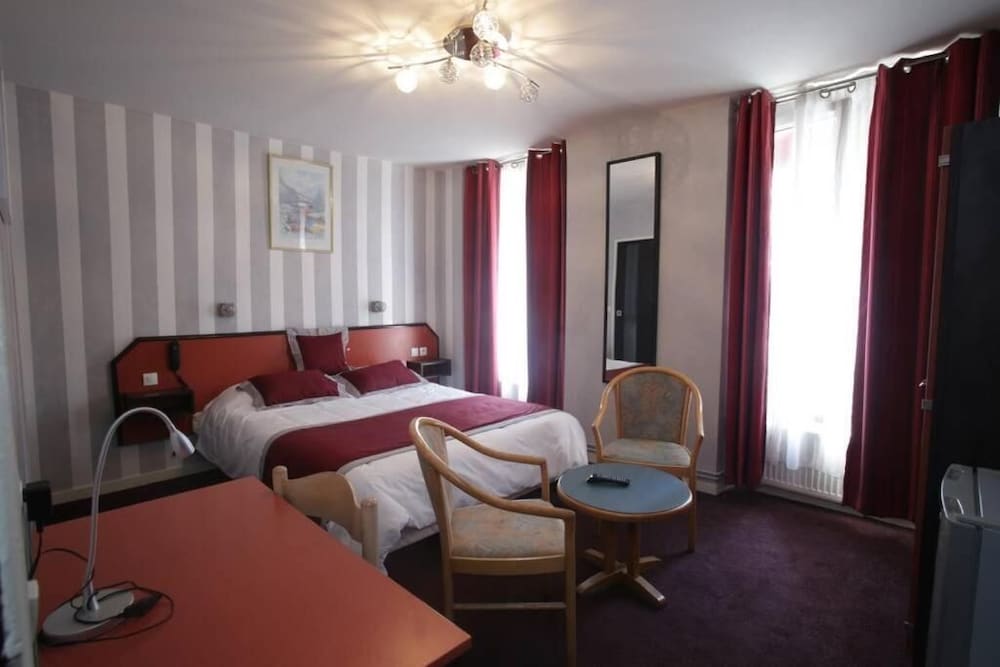 LUXOR BASTILLE HOTEL 41/61