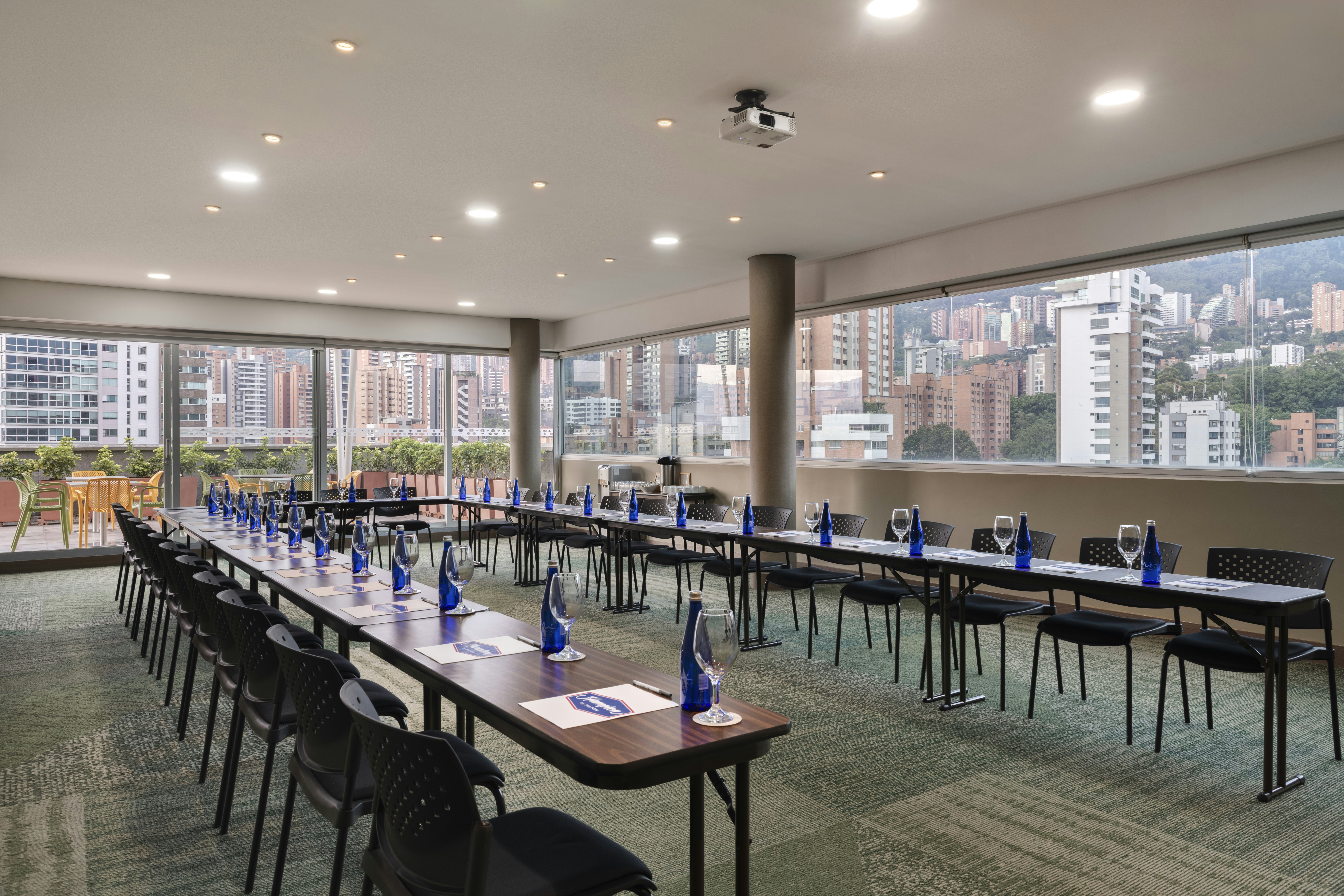 Hampton by Hilton Medellin 12/16