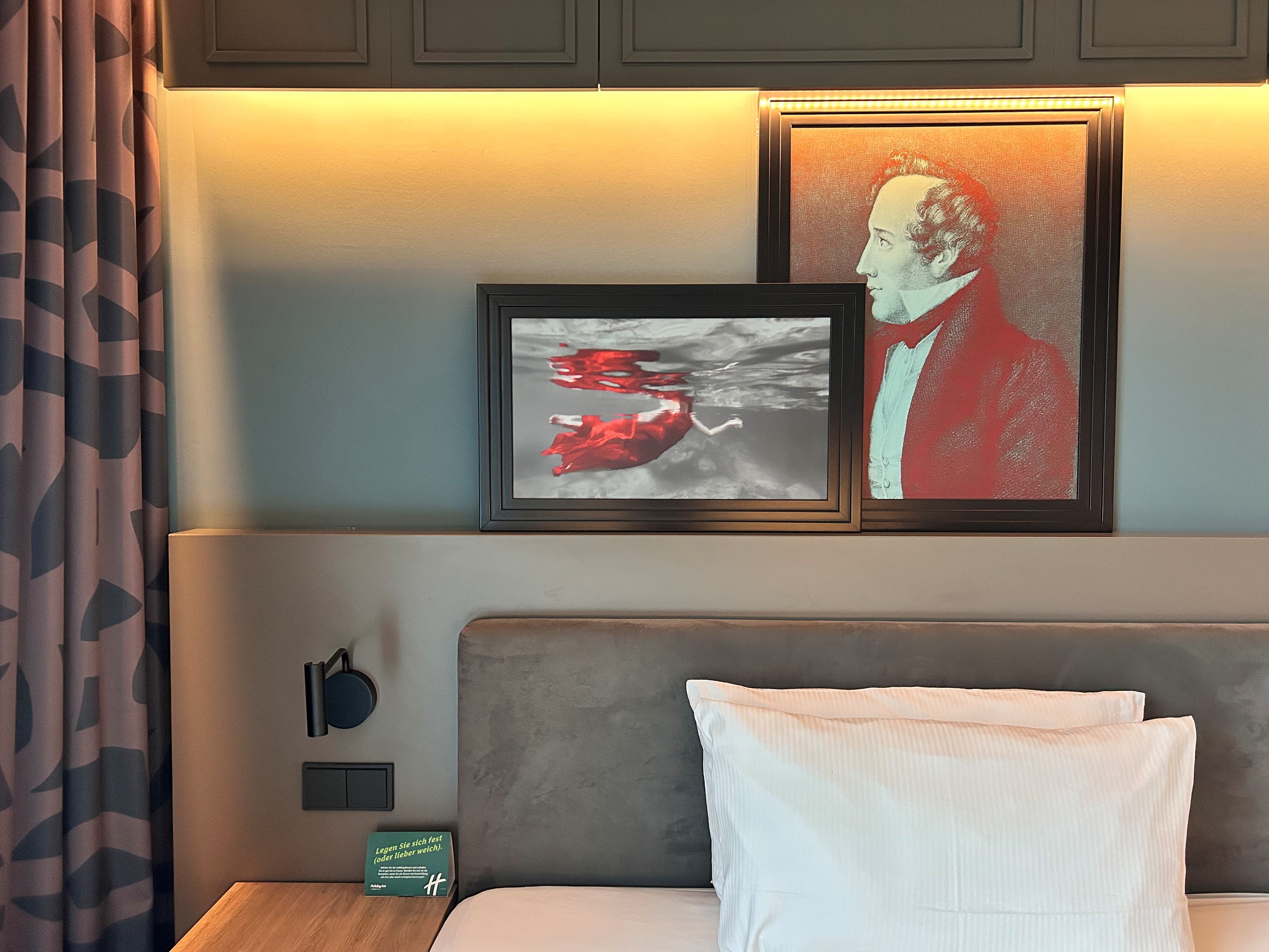 HOLIDAY INN HAMBURG - HAFENCITY 30/75