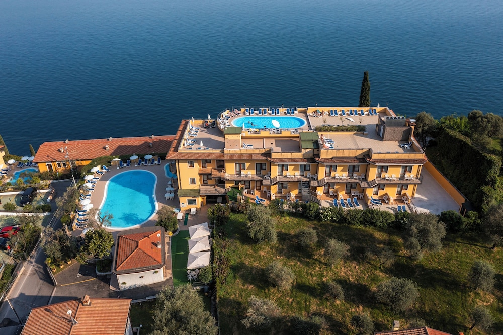 Hotel Piccolo Paradiso in TOSCOLANO MADERNO