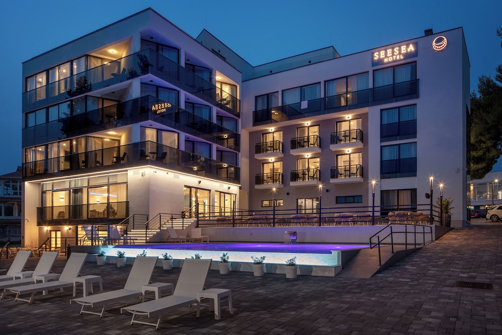 SeeSea Hotel 11/65