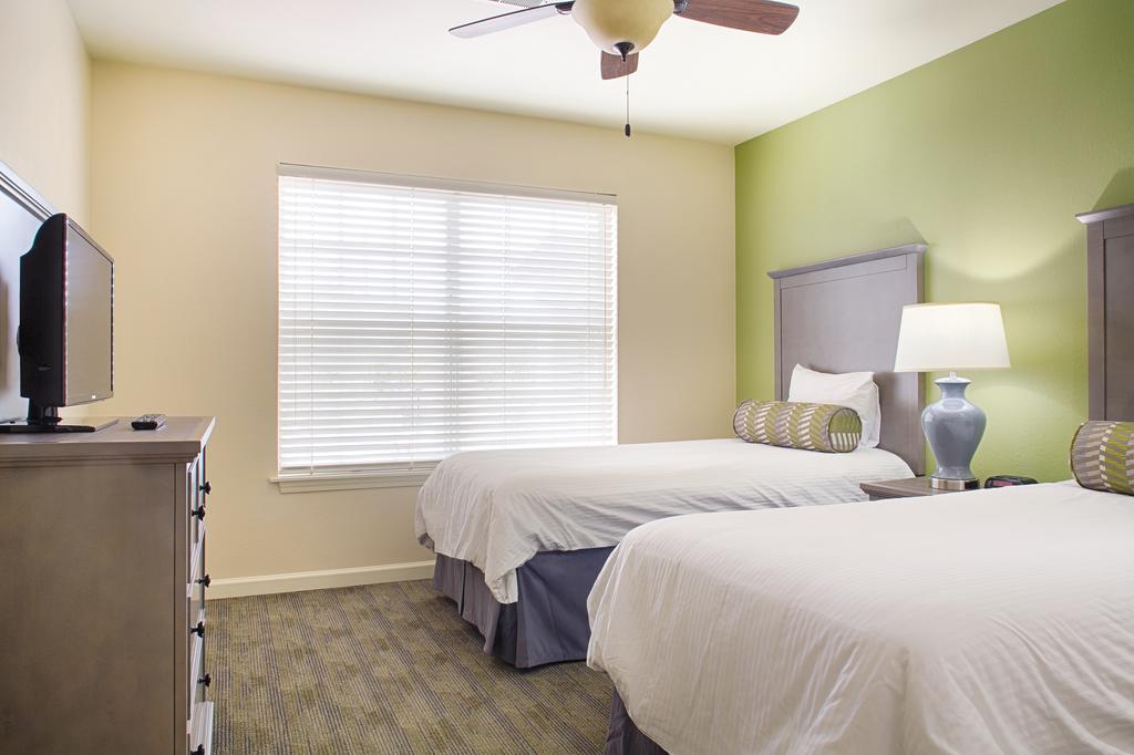 2 BEDROOMS, SUITE