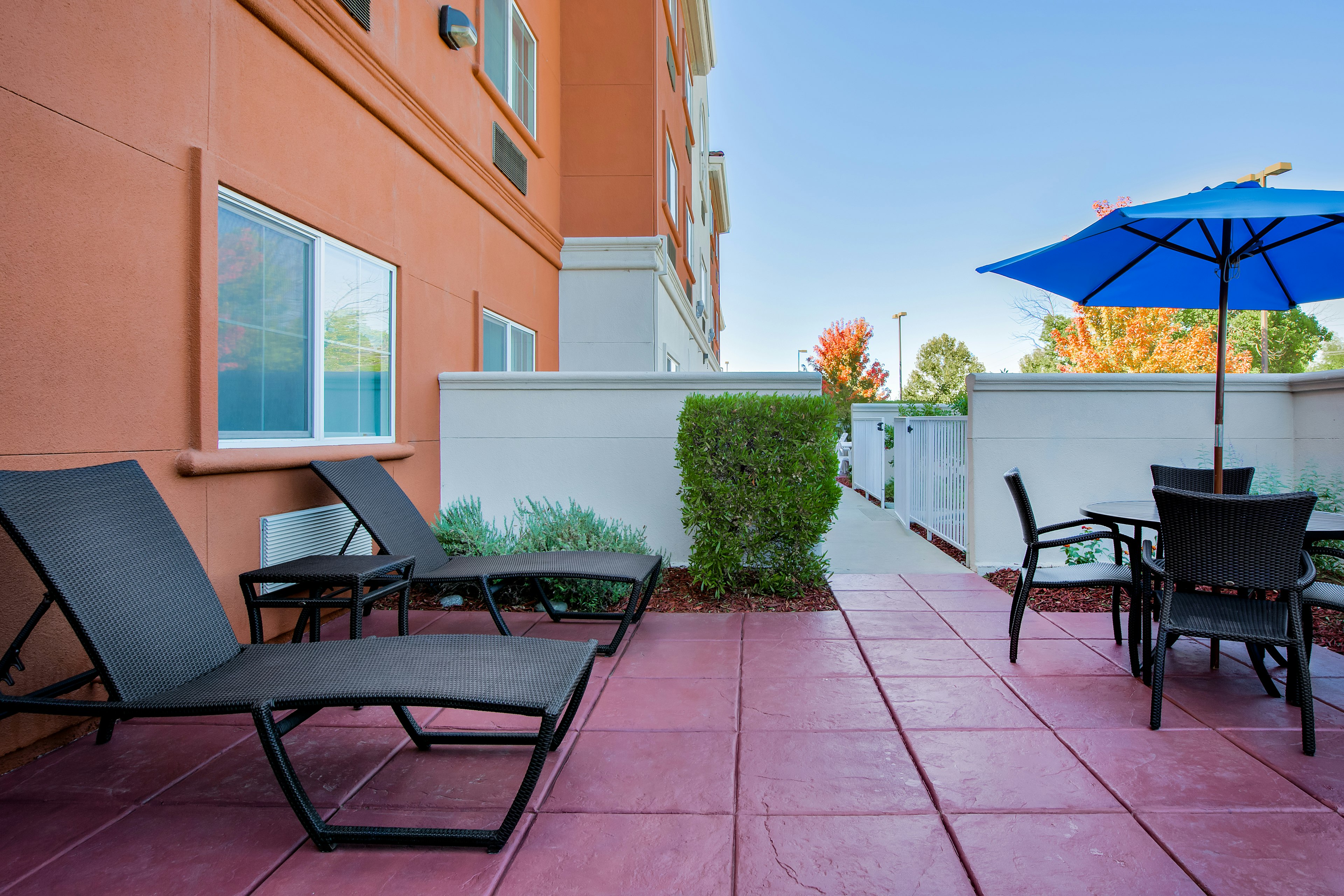 Holiday Inn Express Suites Oroville Lake 36/60