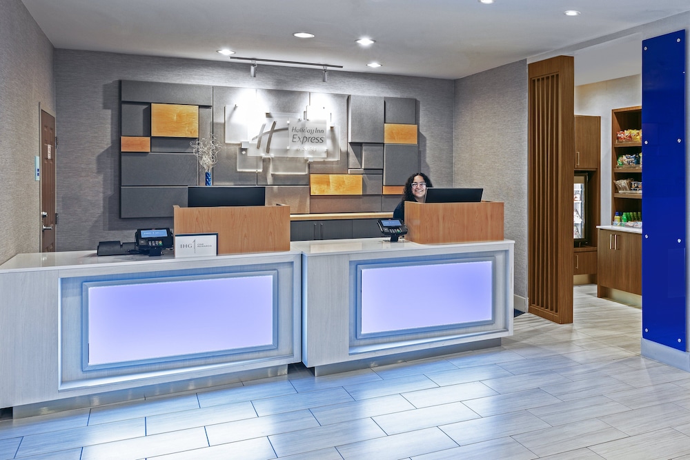 Holiday Inn Express & Suites Houston Space Ctr - Clear Lake 9/50
