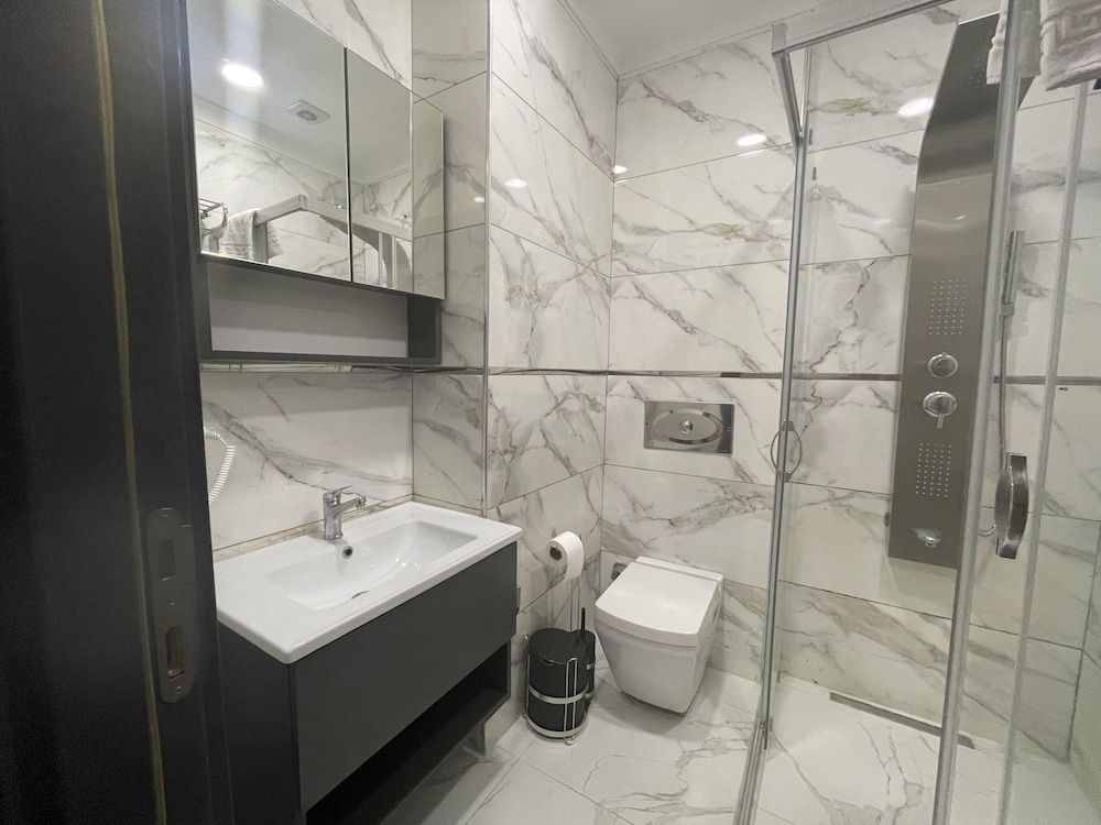 La Vie Suit Otel 24/28