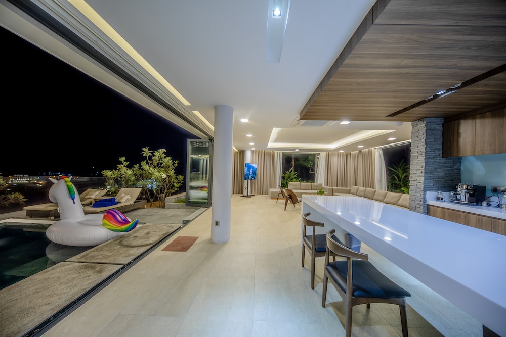 Acqua Villa Nha Trang 10/50