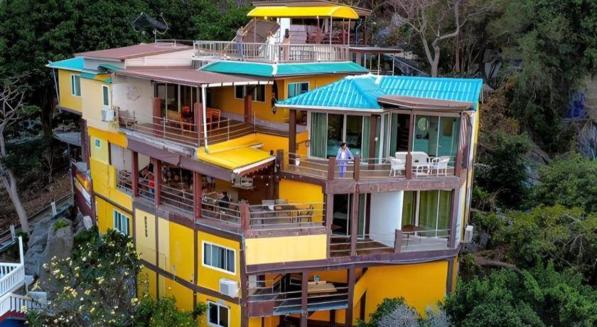 Yellow House Koh Sichang 1/63