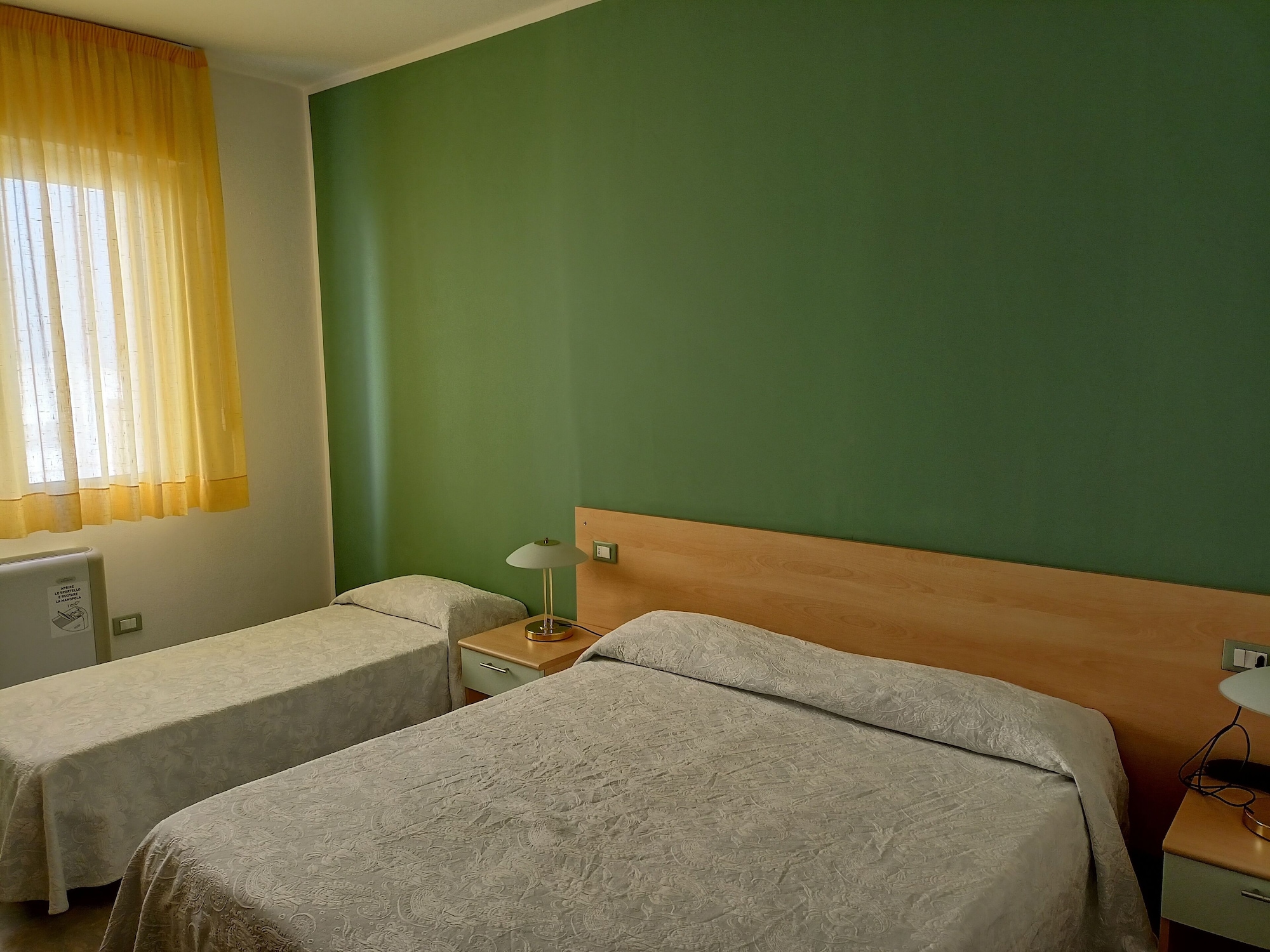 Room, Triple, 1 Double and 1 Single Bed