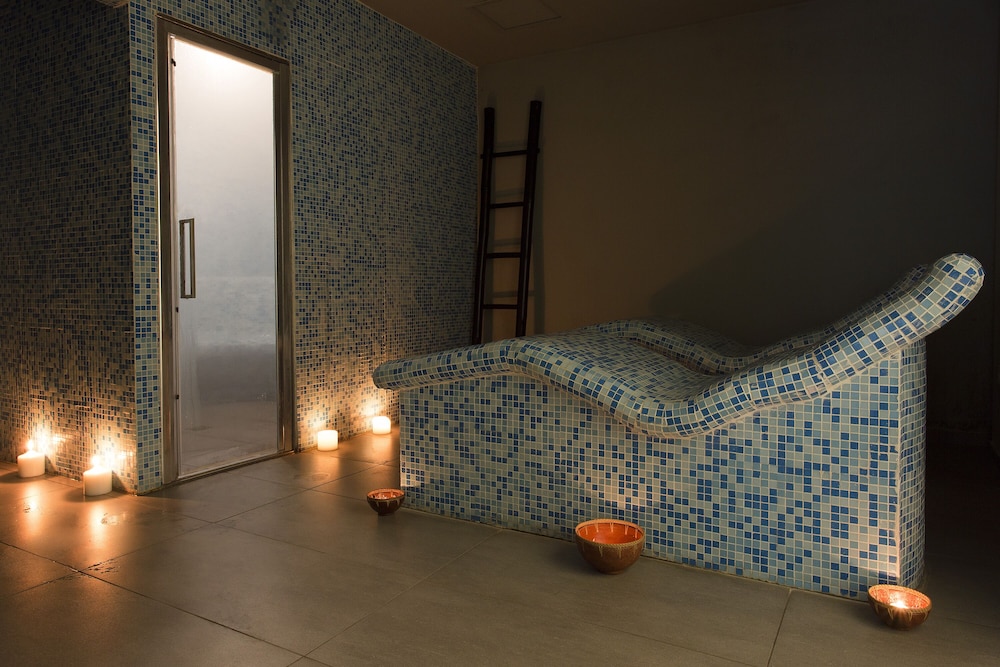 Patmos Aktis Suites And Spa 52/86