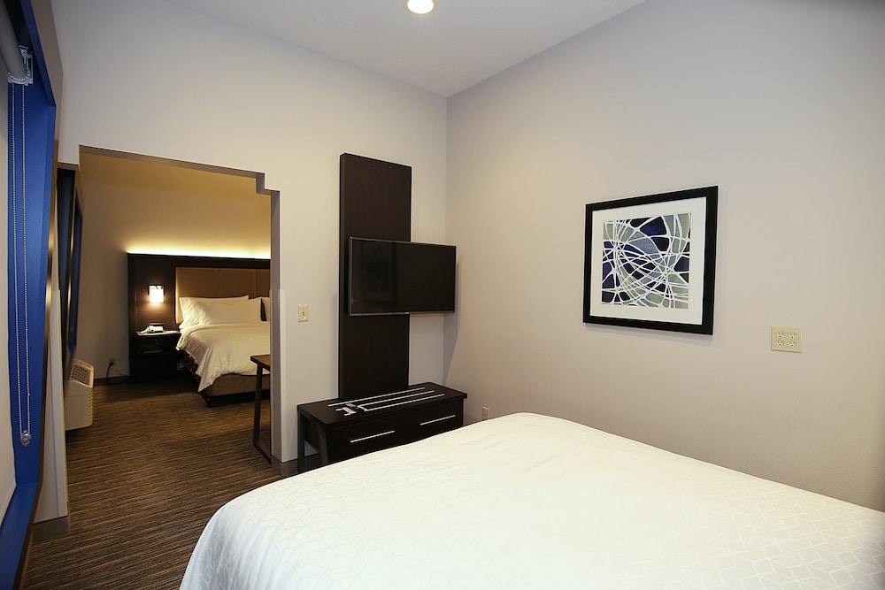 Holiday Inn Express Hotel And Suites Ashland 12/55