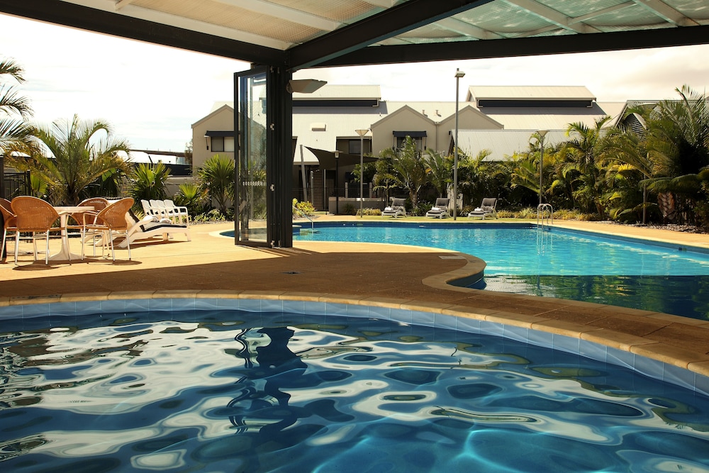 Mantra Geraldton 33/65