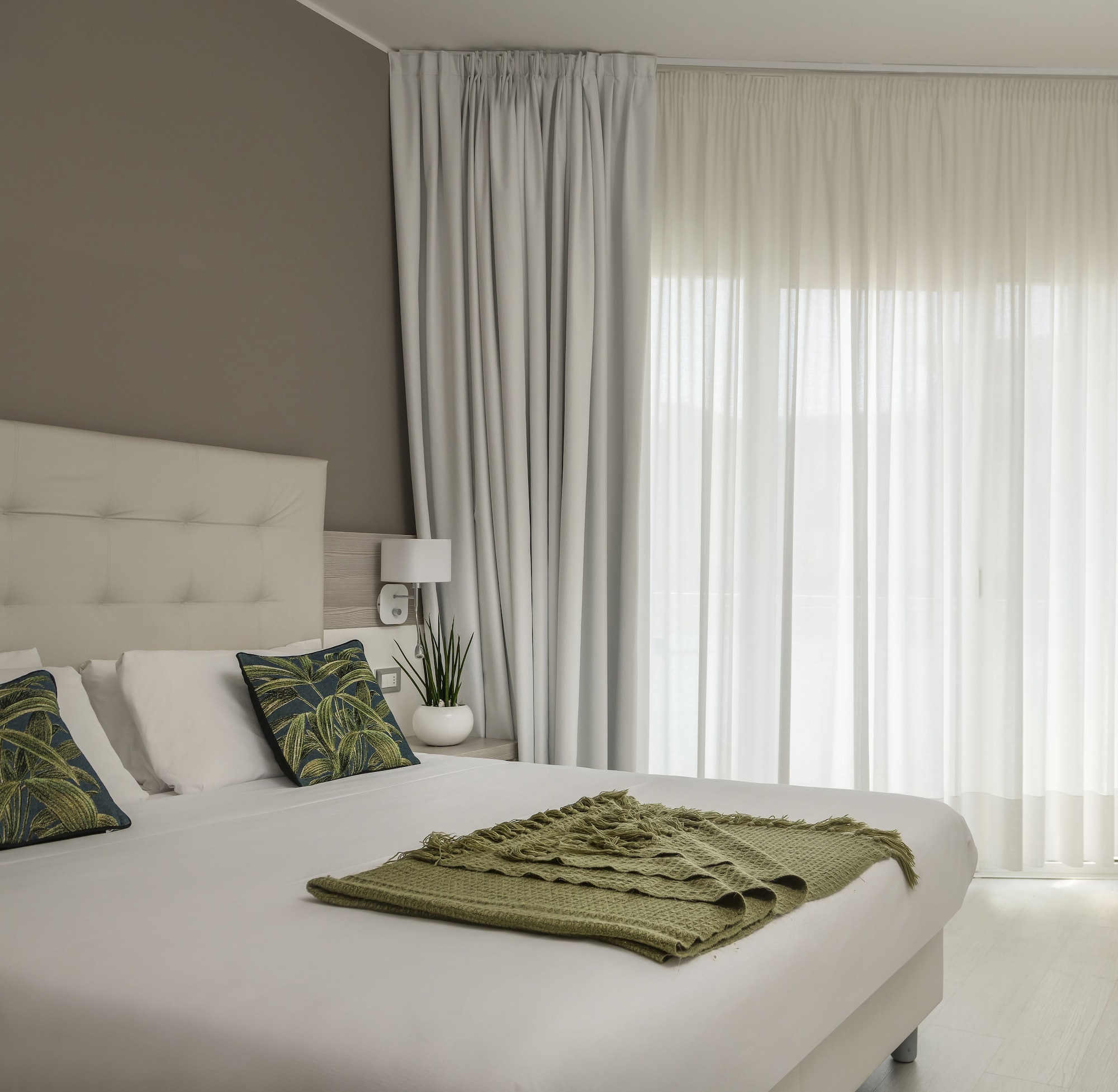 BASIC, DOUBLE BED
