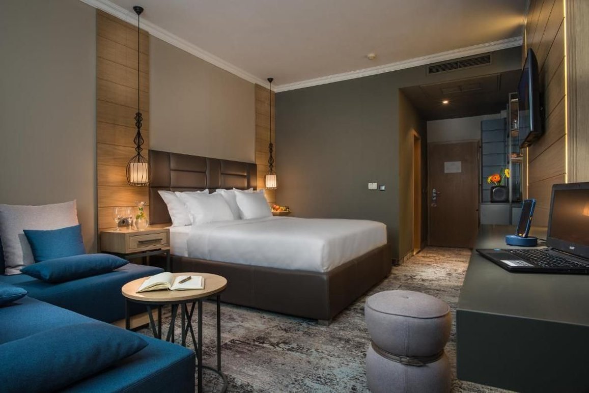 Business, Superior, King Bed