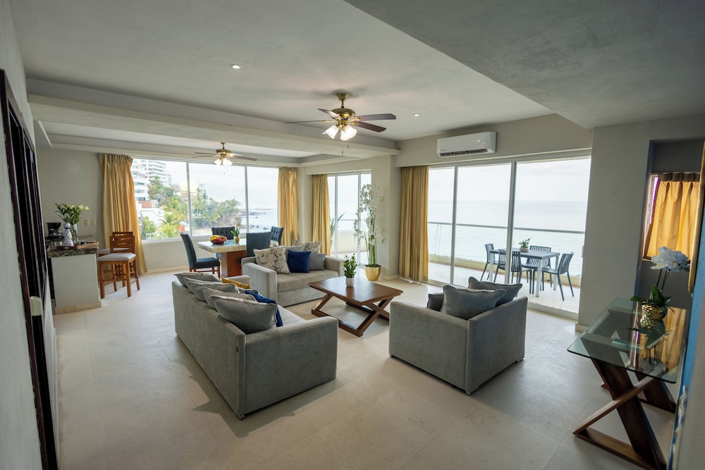 Chairs Resort By the Sea 27/49