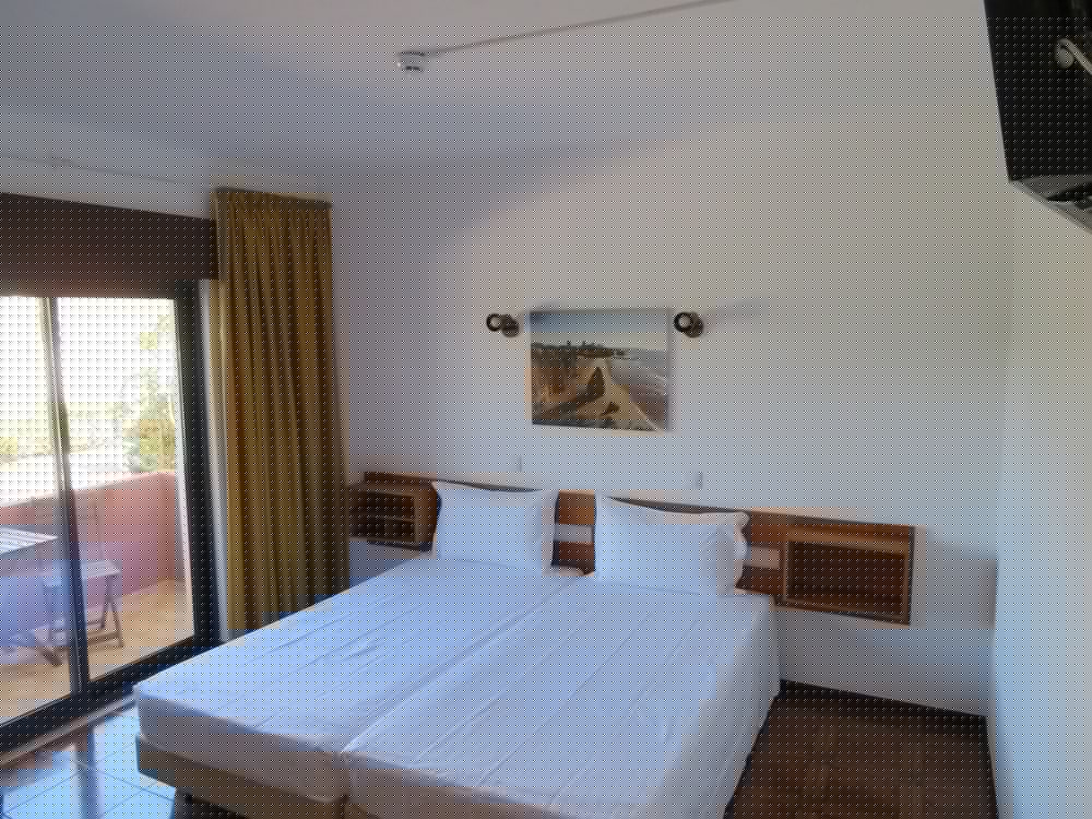 Hotel Alcaide 14/75