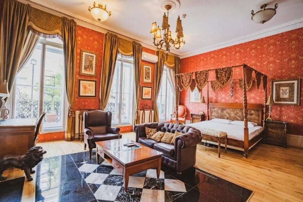 Opulence Centra London Hotel 52/75