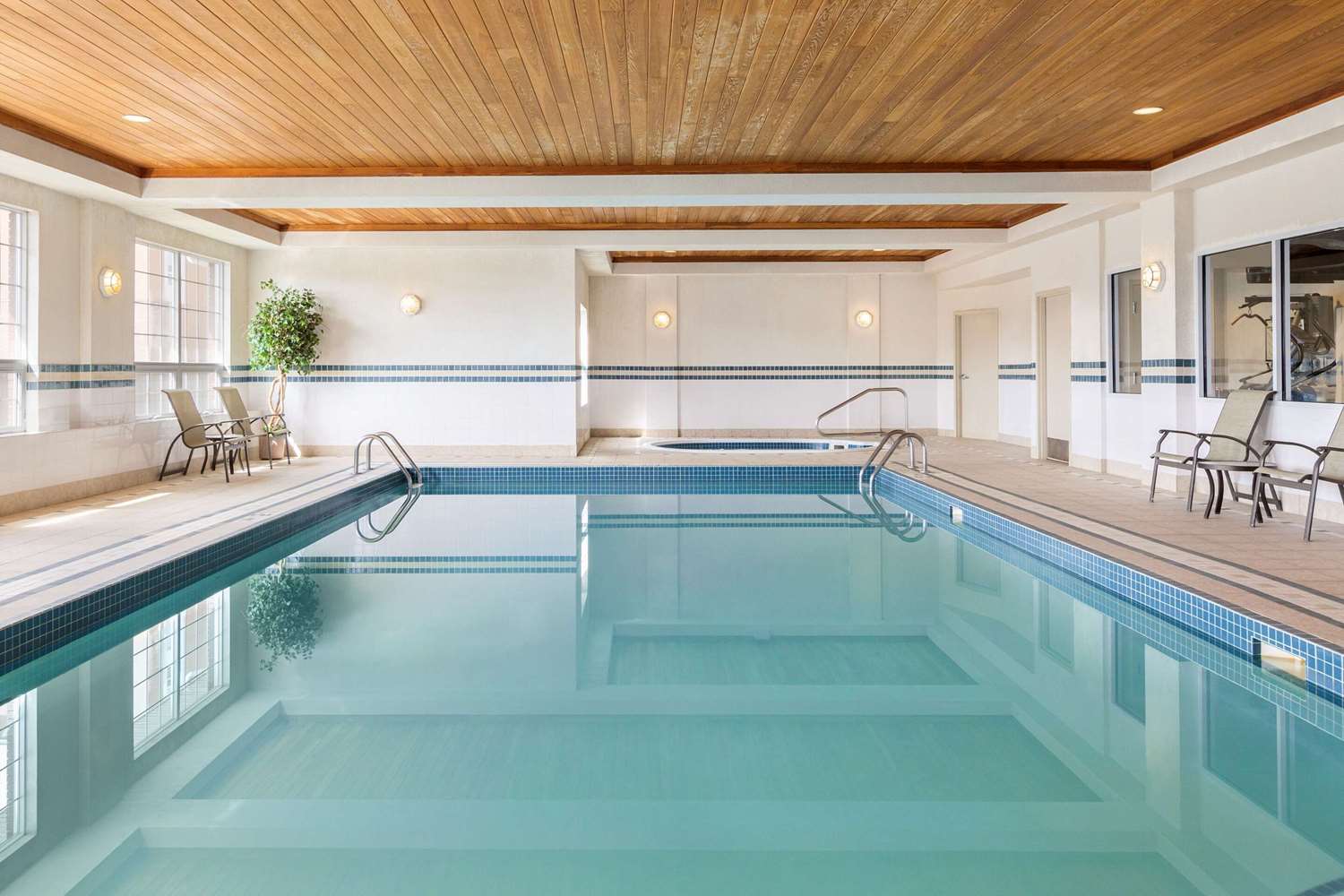 Country Inn & Suites by Radisson, Calgary-Northeast 18/35
