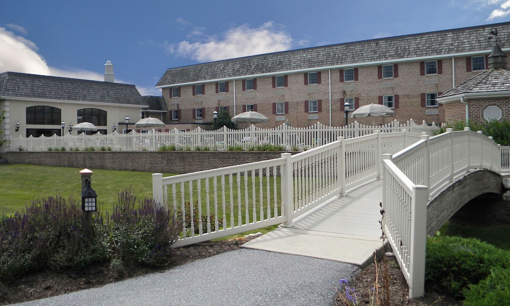 Bird-in-Hand Family Inn 7/35