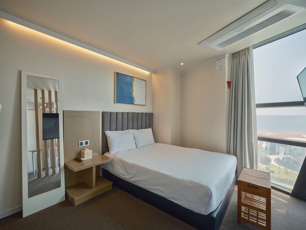 Select, Ocean, Standard, Double Bed, Main Building