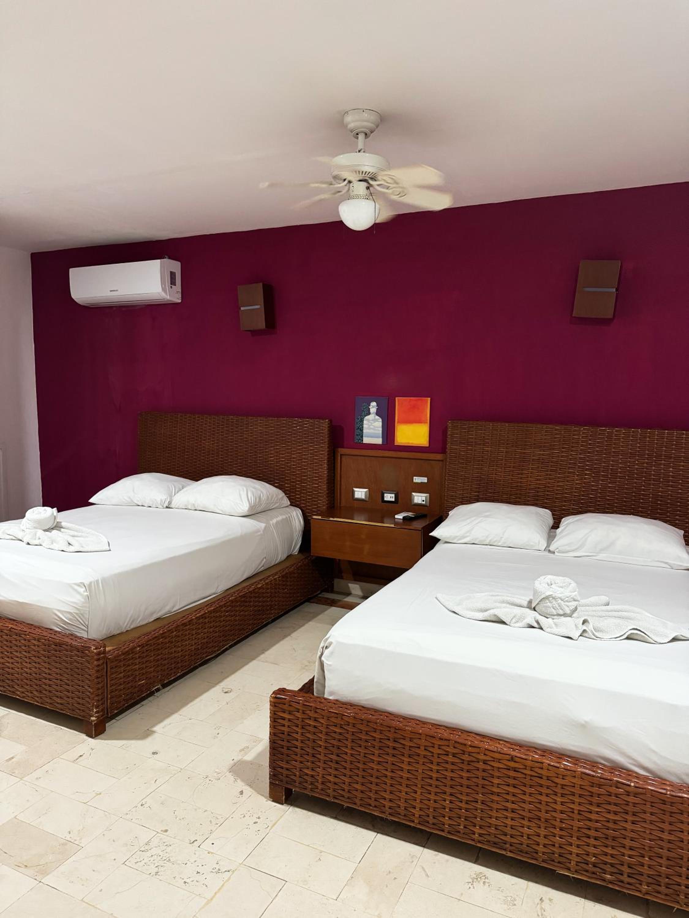 Room, Quadruple, Double Bed