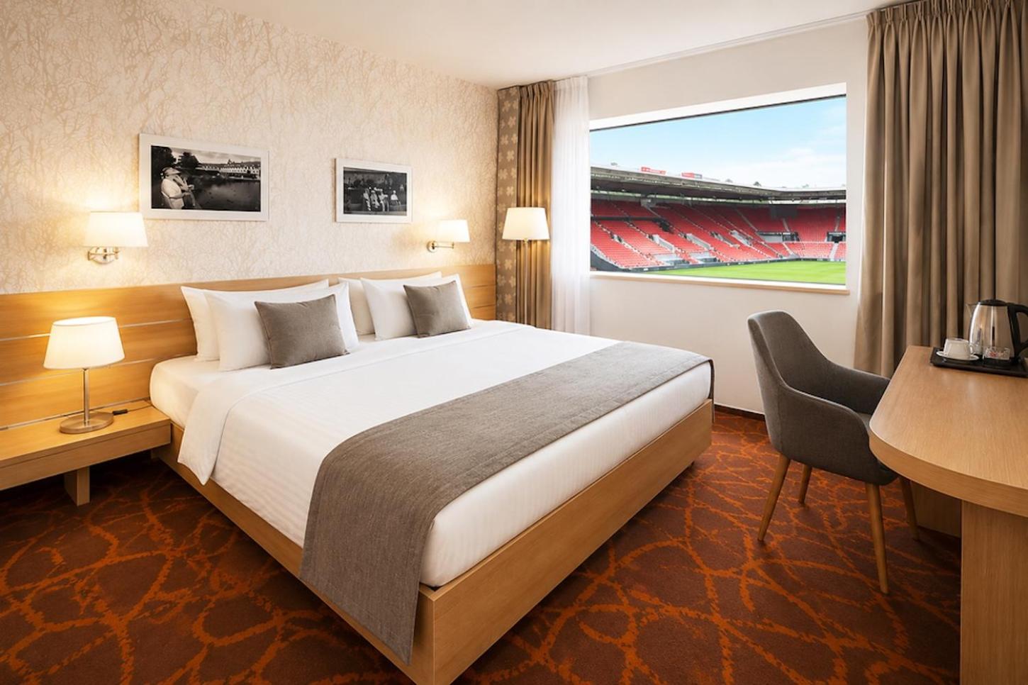 Superior, Double Bed, Stadium View