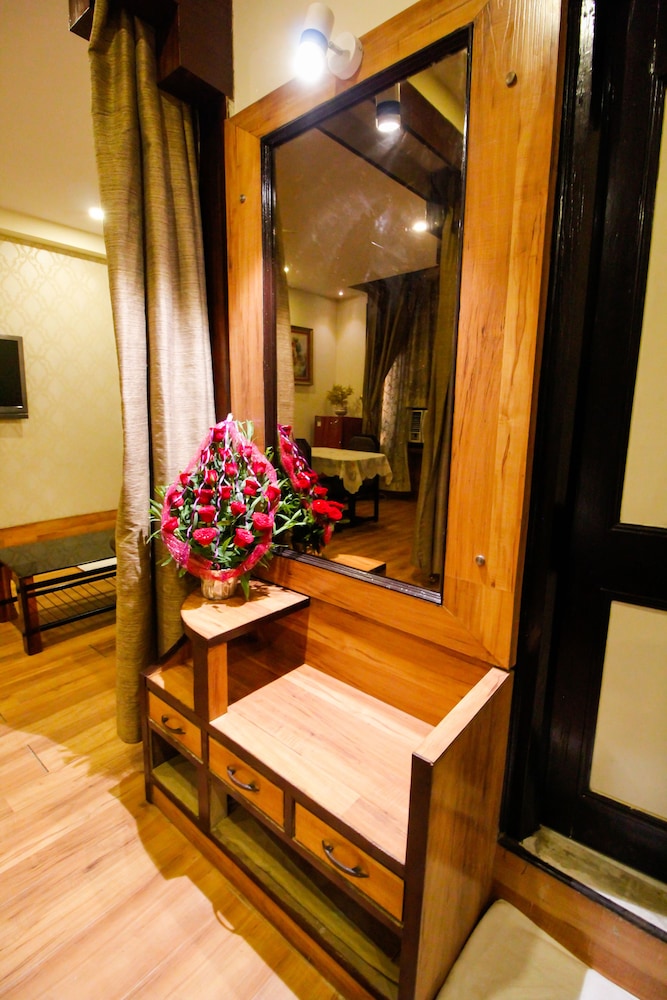 HOTEL RISHI REGENCY 22/32
