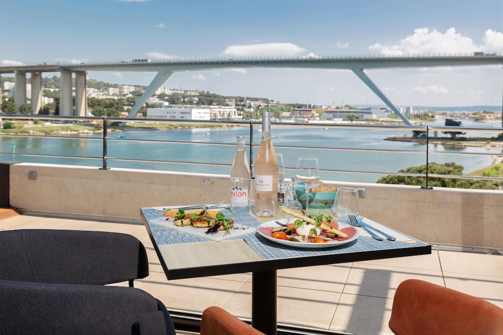 Golden Tulip Martigues Provence 30/43