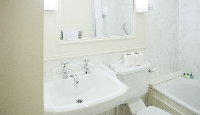 Royal Highland Hotel 42/43
