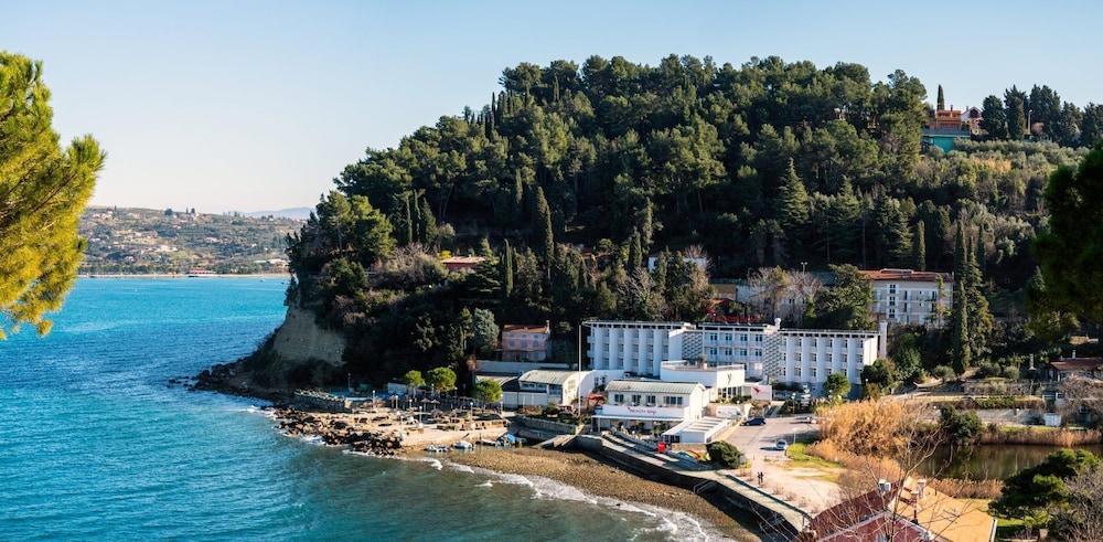 Barbara Piran Beach Hotel And Spa 67/70