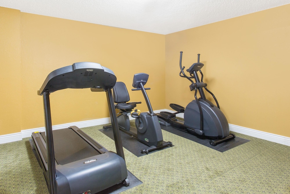 Ramada by Wyndham Elko Hotel at Stockmen's Casino 20/36